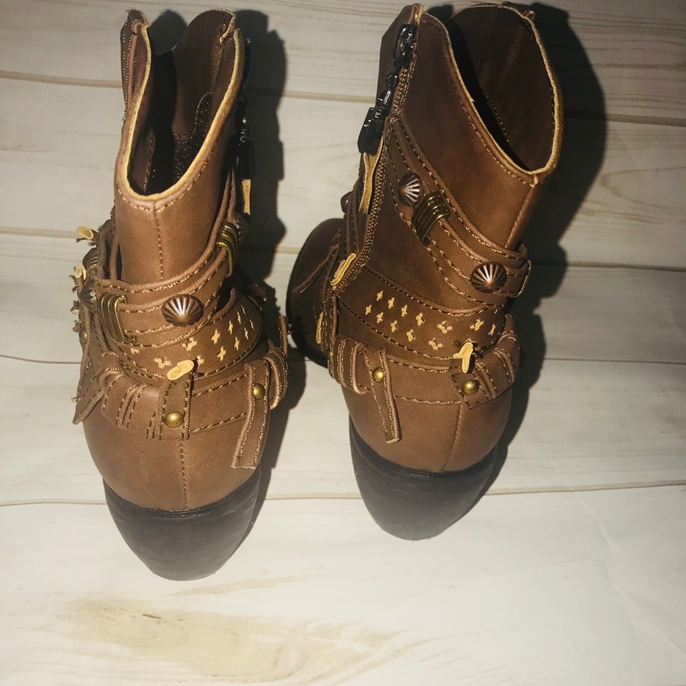 Roper Womans Studded Straps Booties - Picture 6 of 8